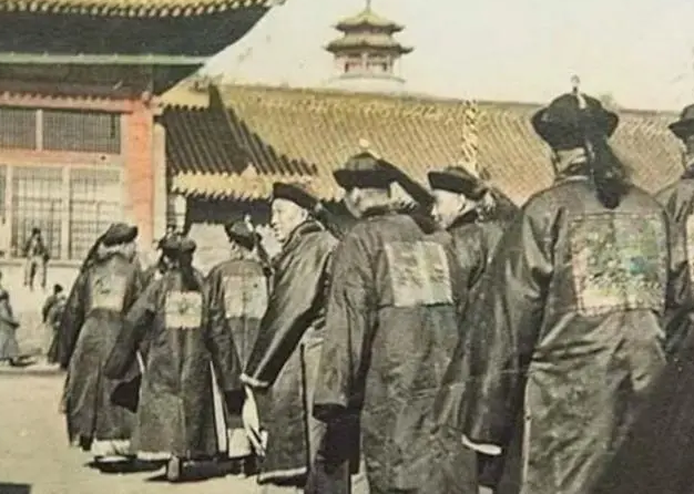 难怪咸丰帝31岁暴毙，你看他逃往热河干了啥？每天都做4件致命事
