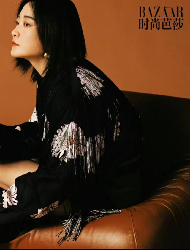 贾玲瘦了100斤后美呆了，时尚芭莎三月刊，贾玲YOLO