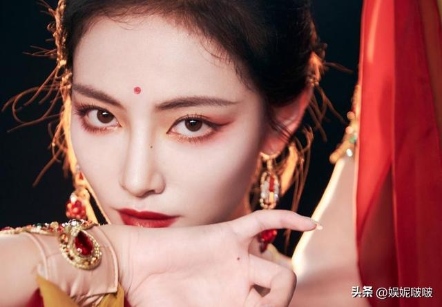 同样是“敦煌风”造型，几位女明星放一起对比，颜值差距一目了然