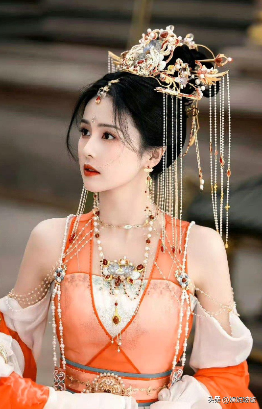 同样是“敦煌风”造型，几位女明星放一起对比，颜值差距一目了然