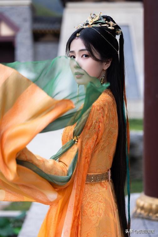 同样是“敦煌风”造型，几位女明星放一起对比，颜值差距一目了然