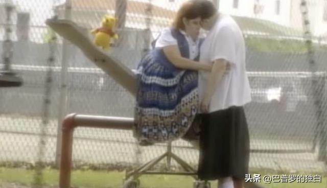 世界最长寿连体女婴去世，一生从未见面，却相伴生活62年